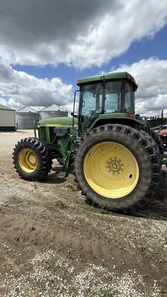 Image of John Deere 7810 equipment image 1
