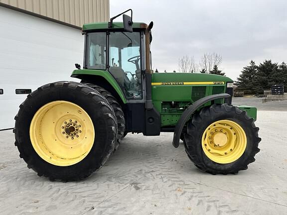 Image of John Deere 7810 equipment image 1