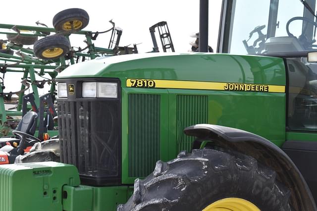 Image of John Deere 7810 equipment image 1