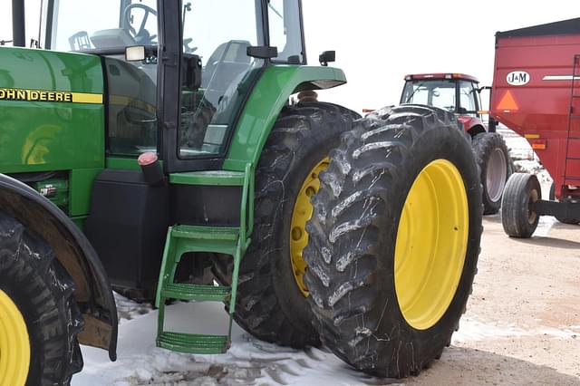 Image of John Deere 7810 equipment image 3