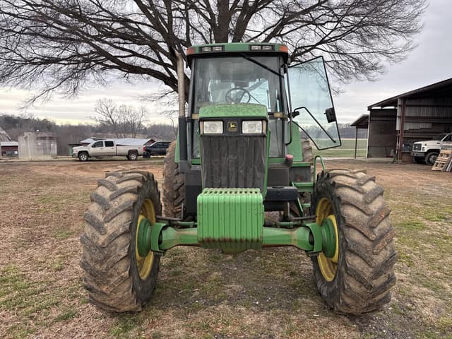 Image of John Deere 7810 equipment image 4