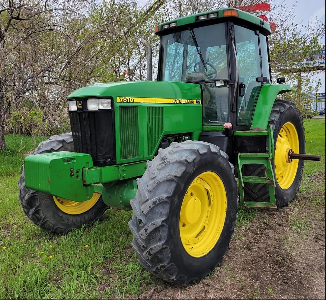 Image of John Deere 7810 Primary Image