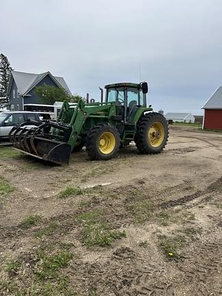 Image of John Deere 7810 equipment image 1