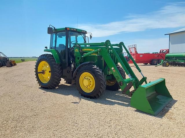 Image of John Deere 7810 equipment image 2