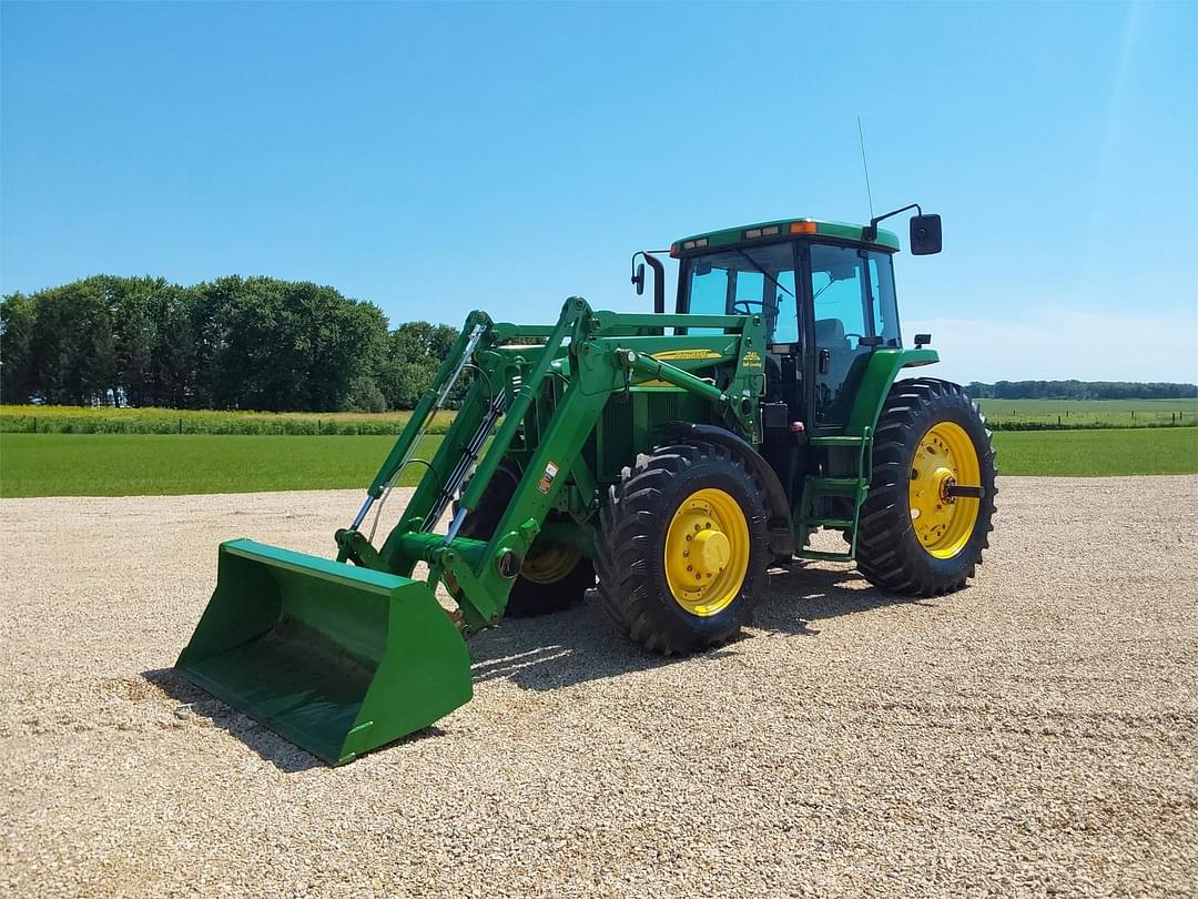 Image of John Deere 7810 Primary image