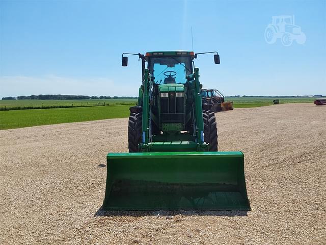 Image of John Deere 7810 equipment image 1