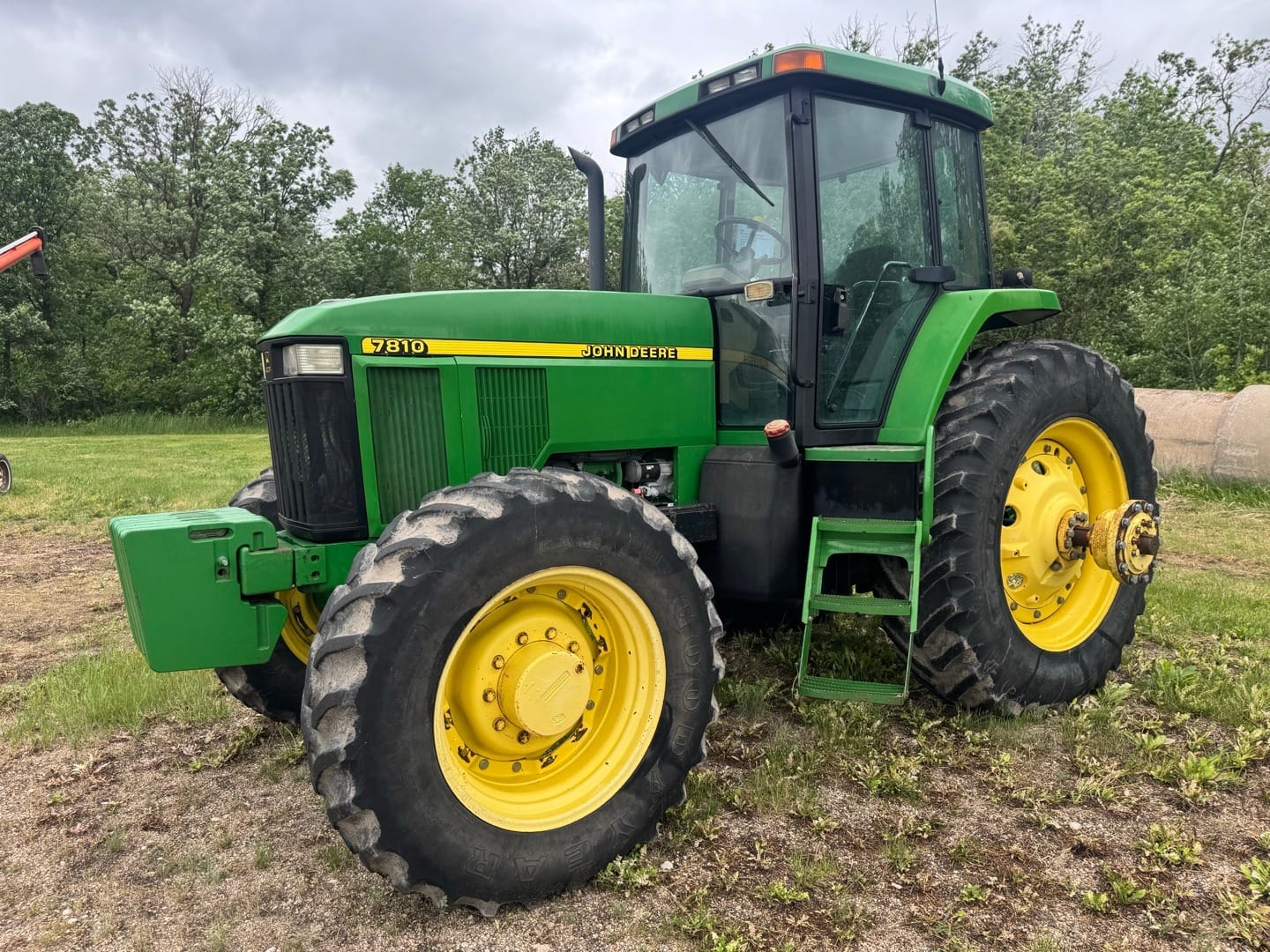 1998 John Deere 7810 Equipment Image0