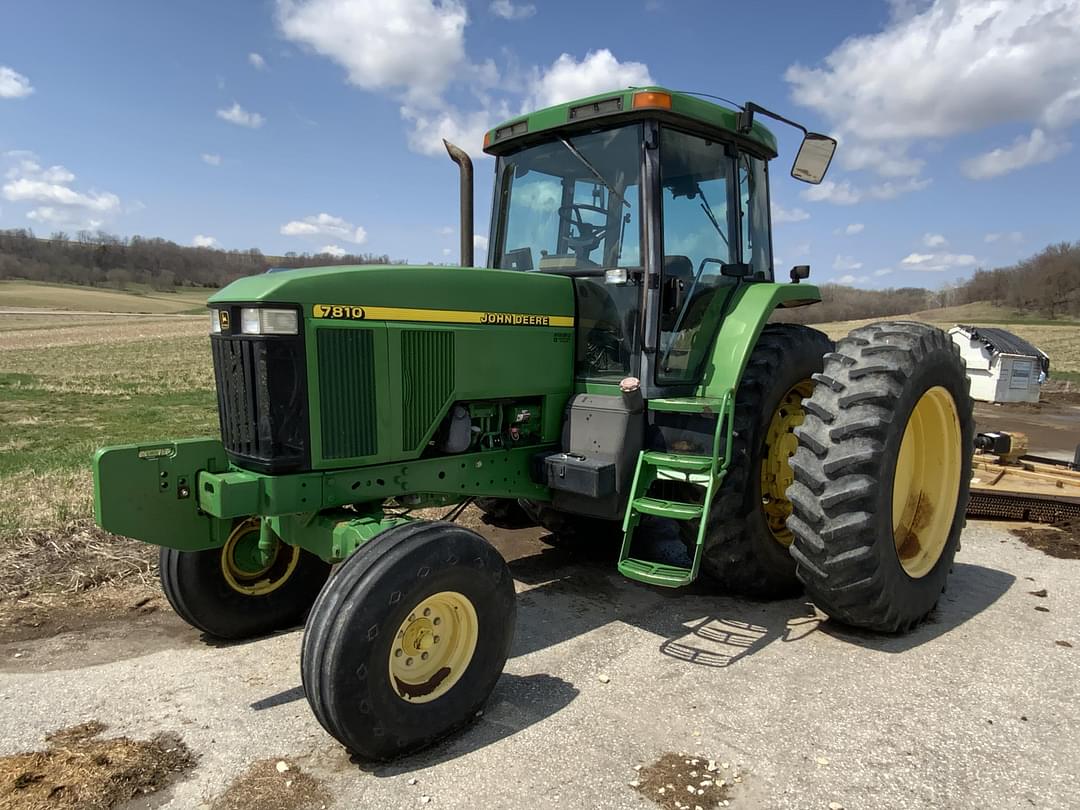 Image of John Deere 7810 Primary image