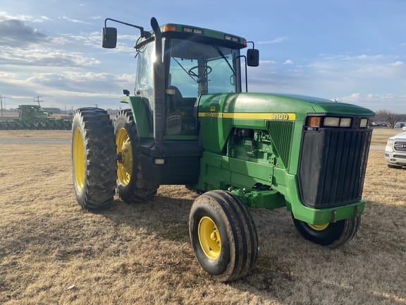 1998 John Deere 8100 Equipment Image0