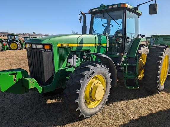 Image of John Deere 8100 equipment image 1