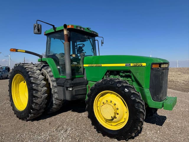 Image of John Deere 8100 equipment image 2