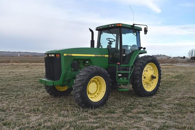 Image of John Deere 8100 equipment image 1