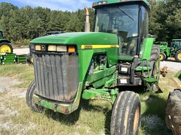 Main image John Deere 8200