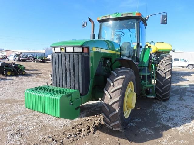 Image of John Deere 8200 equipment image 1