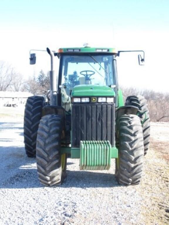 Image of John Deere 8200 equipment image 2