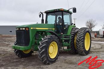 Main image John Deere 8200