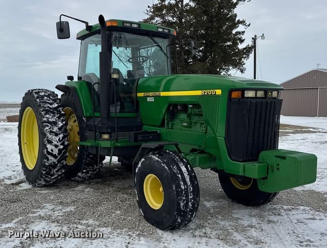 Image of John Deere 8200 equipment image 2