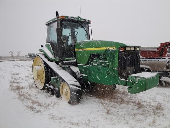 Image of John Deere 8200T Primary image