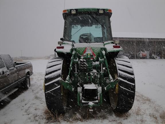 Image of John Deere 8200T equipment image 4