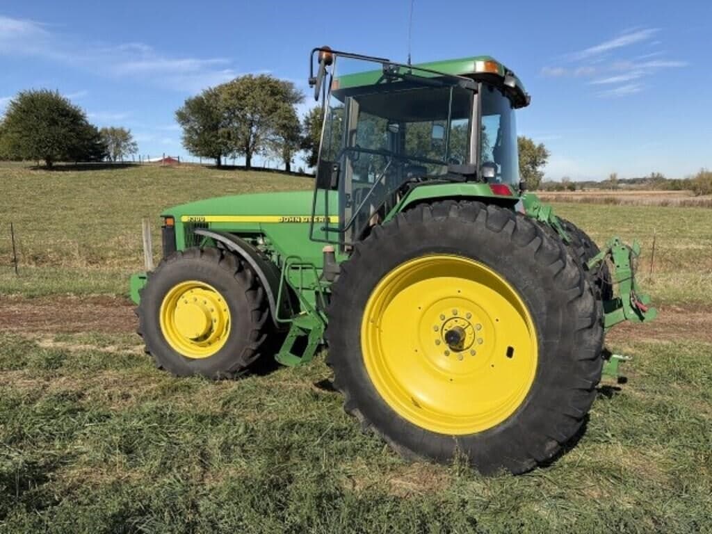 Image of John Deere 8300 Primary image