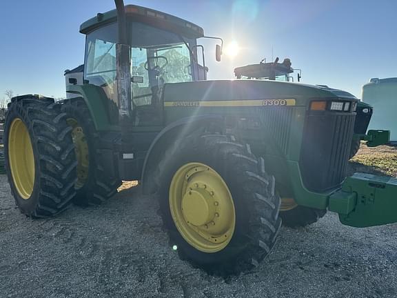 Image of John Deere 8300 equipment image 1