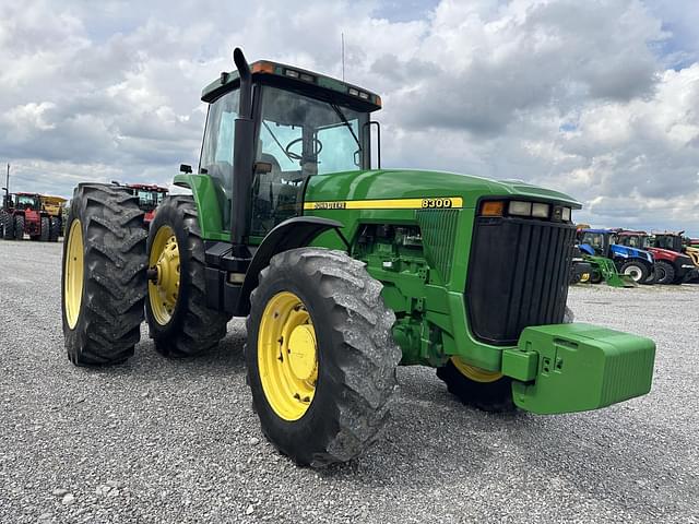 Image of John Deere 8300 equipment image 1