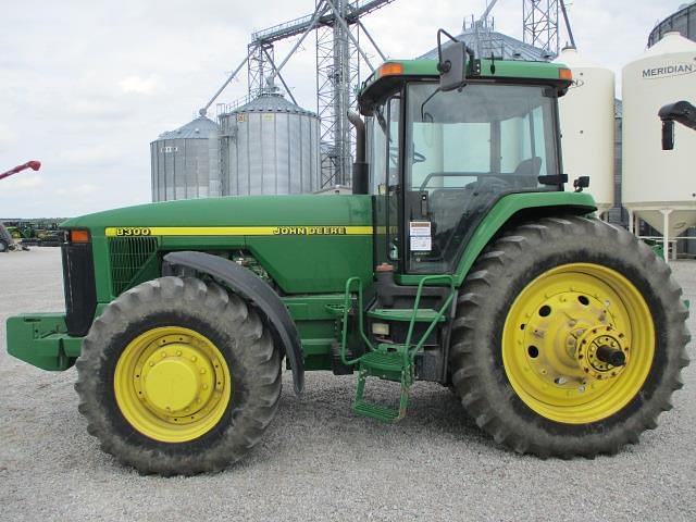 Image of John Deere 8300 equipment image 2