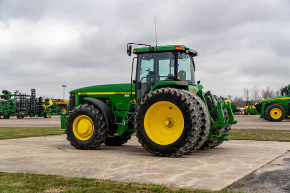 Image of John Deere 8300 equipment image 2