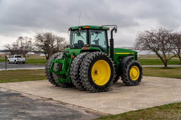 Image of John Deere 8300 equipment image 4