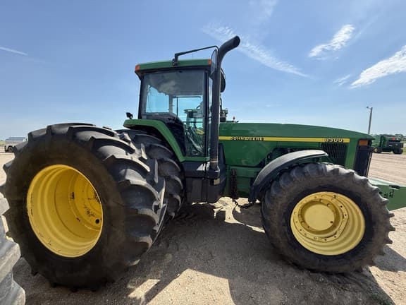 Image of John Deere 8300 equipment image 1