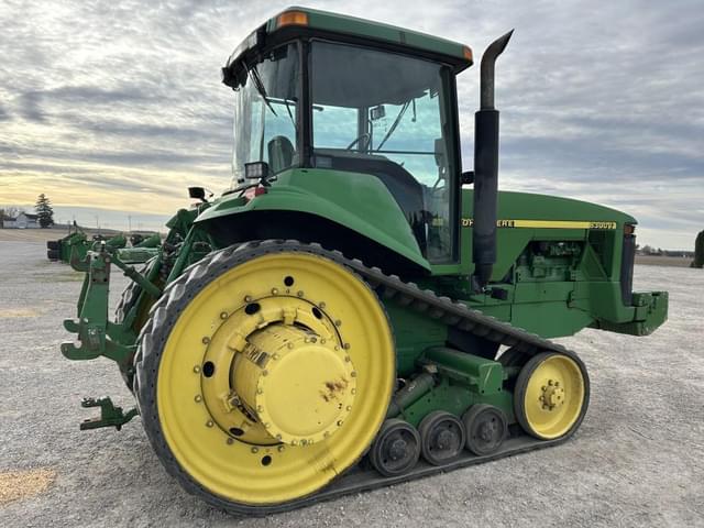 Image of John Deere 8300T equipment image 3