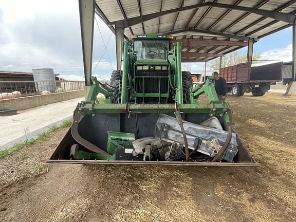 Image of John Deere 840 equipment image 1