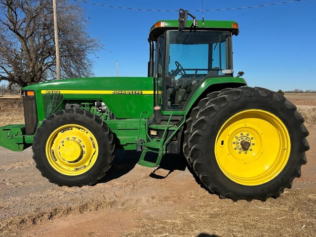 Image of John Deere 8400 equipment image 2