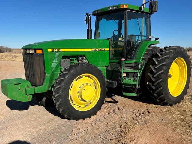 Image of John Deere 8400 equipment image 1