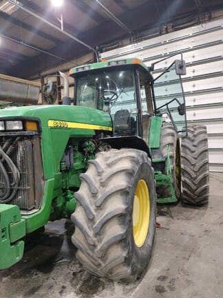 Main image John Deere 8400