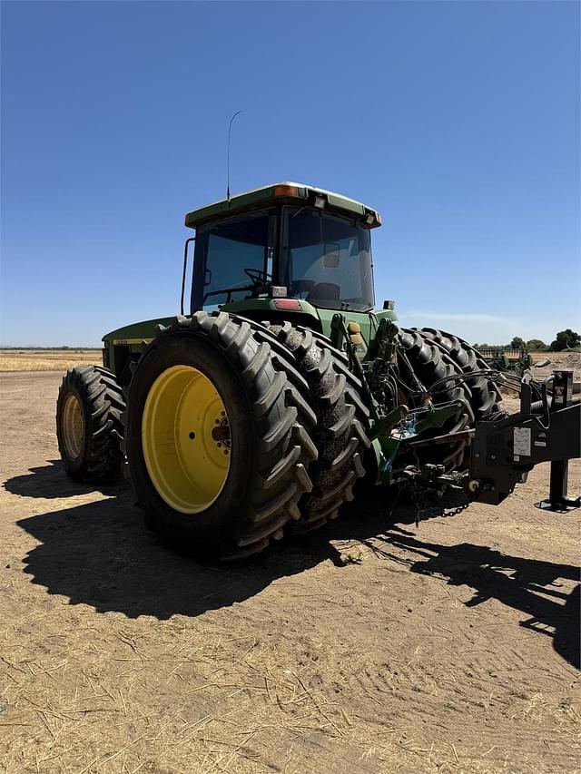 Image of John Deere 8400 equipment image 2