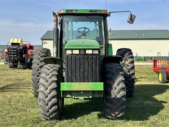 Image of John Deere 8400 equipment image 1