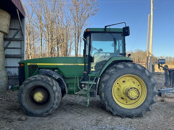 Image of John Deere 8400 equipment image 2