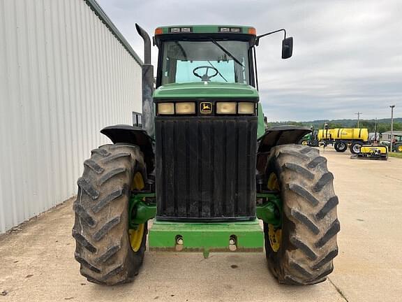 Image of John Deere 8400 equipment image 1