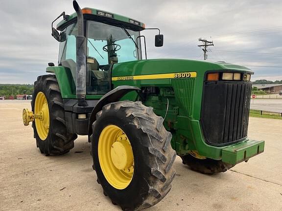 Image of John Deere 8400 equipment image 3