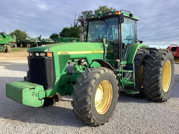 Image of John Deere 8400 Primary image