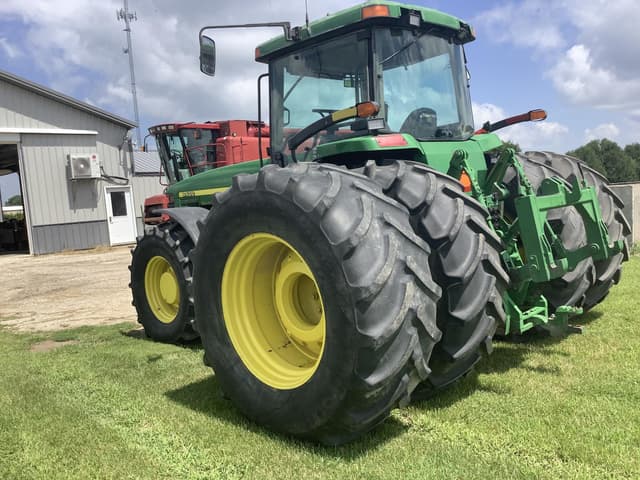 Image of John Deere 8400 equipment image 2