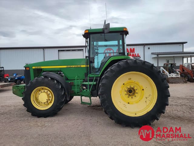 Image of John Deere 8400 equipment image 3