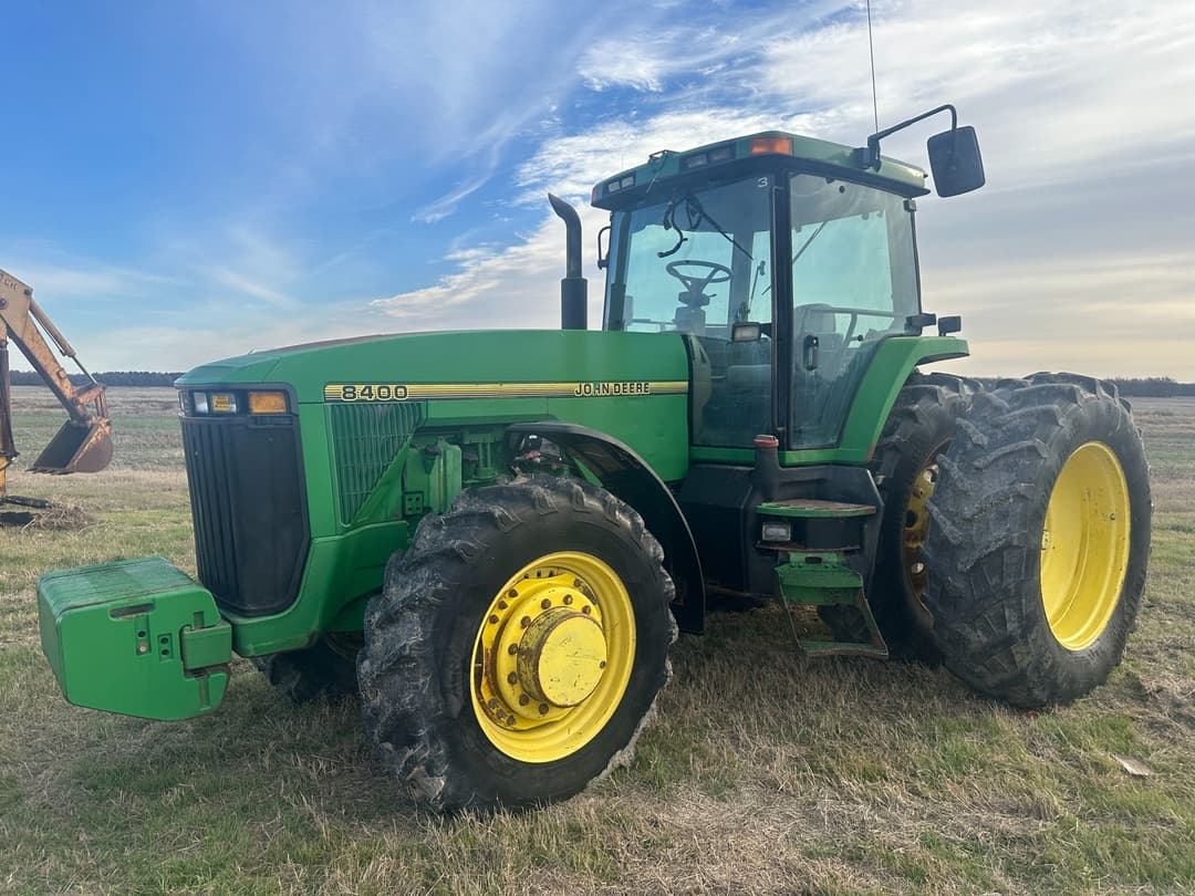 Image of John Deere 8400 Primary image