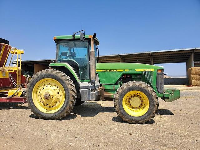 Image of John Deere 8400 equipment image 1