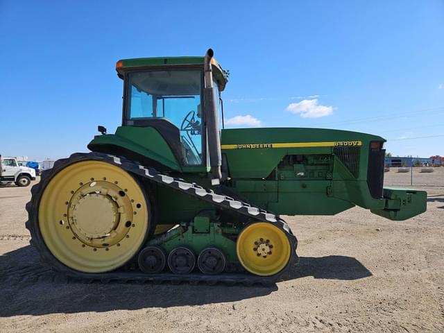 Image of John Deere 8400T equipment image 3