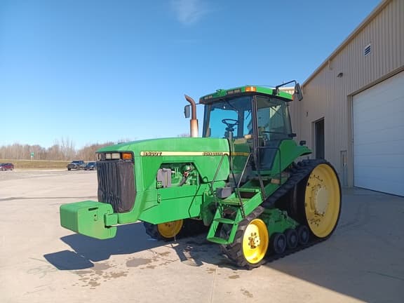 Image of John Deere 8400T equipment image 1