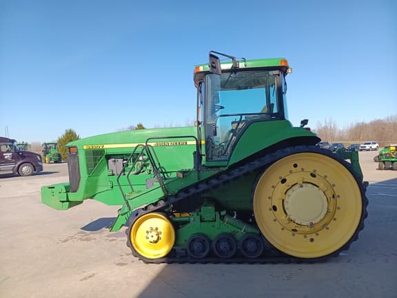 Image of John Deere 8400T equipment image 2