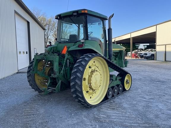 Image of John Deere 8400T equipment image 2