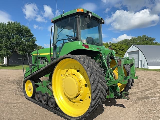 Image of John Deere 8400T equipment image 3